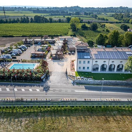 Hotel I Campi Wine Relais à Ronchi  Extérieur photo