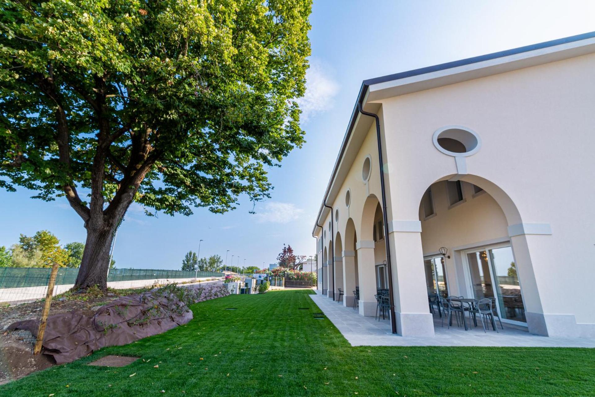 Hotel I Campi Wine Relais à Ronchi  Extérieur photo